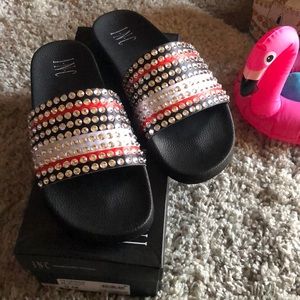 New INC pool slides never worn 💕💕